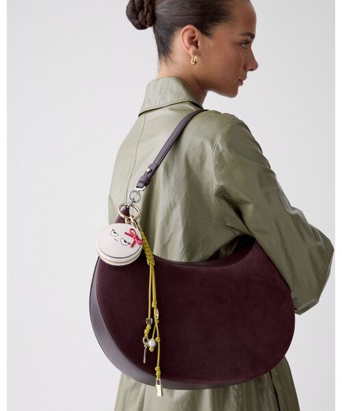 kate spade new york(ケイトスペード ニューヨーク)の「チャームド ブレイデッド バッグ チャーム(キーホルダー・レディース・イエロー・ONESIZE)」の2枚目の写真