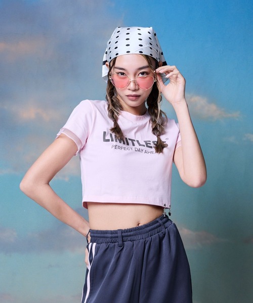 Amly City(アンリーシティ)の「チャーム付きクロップTシャツ(Tシャツ/カットソー・レディース・ネイビー/ベビーピンク/ライトブルー・FREE)」の5枚目の写真
