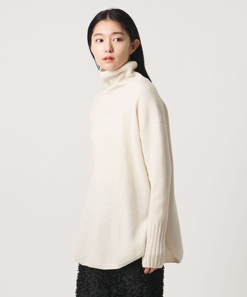 MARW UNITED ARROWS(マルゥ ユナイテッドアローズ)の「<MARW UNITED ARROWS>ルーズ タートルネック ニット(ニット/セーター・レディース・グレー/ダークブラウン/オフホワイト/ブラック・FREE)」の2枚目の写真