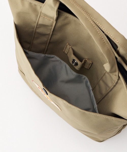 KELTY(ケルティ)の「2WAY/A4対応【KELTY】ES SHOULDER ZIP TOTE(トートバッグ・レディース・タン/ブラウン系/ベージュ/セージグリーン/ブラック・ONE SIZE)」の17枚目の写真