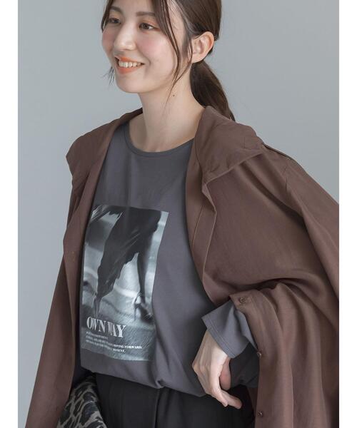Te chichi(テチチ)の「モノクロームフォトロンT(Tシャツ/カットソー・レディース・オフホワイト/チャコールグレー/ブラウン・F)」の9枚目の写真