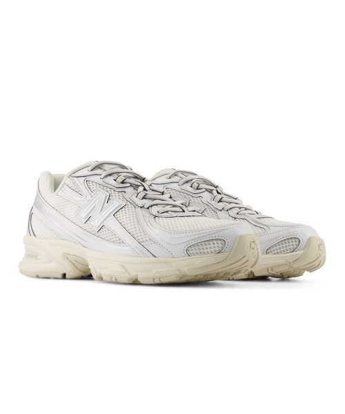 NEW BALANCE(ニューバランス)の「740(スニーカー・レディース・ホワイト・24.5cm/24.0cm/23.0cm/23.5cm/26.0cm/26.5cm/25.5cm/25.0cm/27.0cm/27.5cm/22.0cm/22.5cm/28.0cm/28.5cm/29.0cm/30.0cm)」の2枚目の写真
