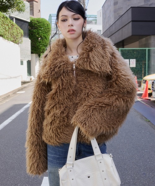 ENVYM(アンビー)の「BIGカラーファーコート(その他アウター・レディース・チャコールグレー/キャメル/ベージュ/ブラウン・FREE)」の19枚目の写真