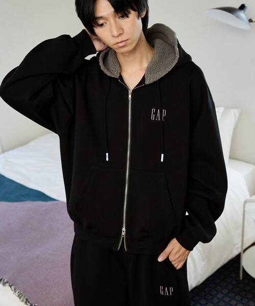 GAP(ギャップ)の「PUBLUX × GAP/ギャップ <セットアップ対応>別注 配色 ボア フード ポンチ スウェット パーカー 限定展開(パーカー・メンズ・ネイビー/ライトグレー/ブラック・SMALL/MEDIUM/LARGE)」の2枚目の写真
