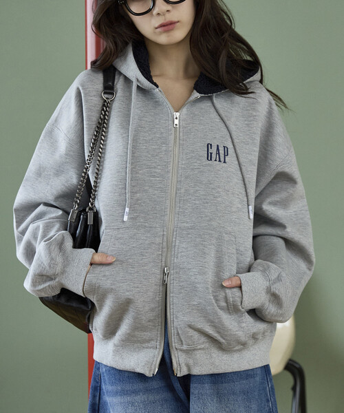 GAP(ギャップ)の「PUBLUX × GAP/ギャップ <セットアップ対応>別注 配色 ボア フード ポンチ スウェット パーカー 限定展開(パーカー・メンズ・ネイビー/ライトグレー/ブラック・SMALL/MEDIUM/LARGE)」の19枚目の写真