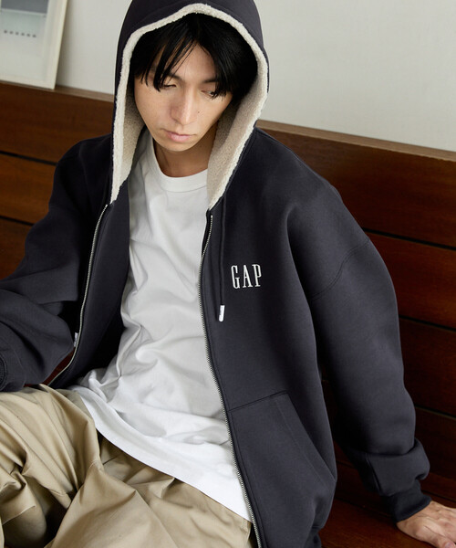GAP(ギャップ)の「PUBLUX × GAP/ギャップ <セットアップ対応>別注 配色 ボア フード ポンチ スウェット パーカー 限定展開(パーカー・メンズ・ネイビー/ライトグレー/ブラック・SMALL/MEDIUM/LARGE)」の22枚目の写真