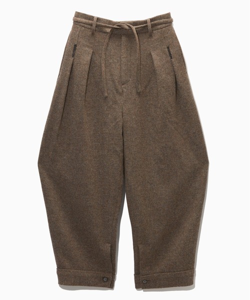 HARE（ハレ）の「【NARRIL】ORIGATA-STYLE Tuck Barrel Pants（その他パンツ・メンズ・ブラウン/ブラック・FREE）」の2枚目の写真