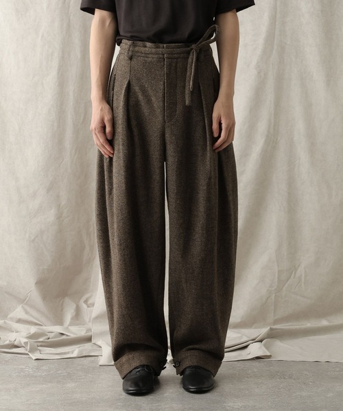 HARE（ハレ）の「【NARRIL】ORIGATA-STYLE Tuck Barrel Pants（その他パンツ・メンズ・ブラウン/ブラック・FREE）」の13枚目の写真