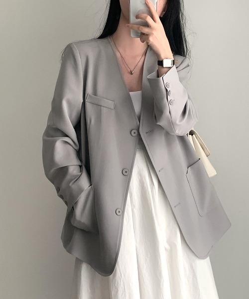 FAVORITO(ファヴォリート)の「Vネックシングルブレストノーカラージャケット(ノーカラージャケット・レディース・グレー/ブラック/ベージュ・F)」の17枚目の写真