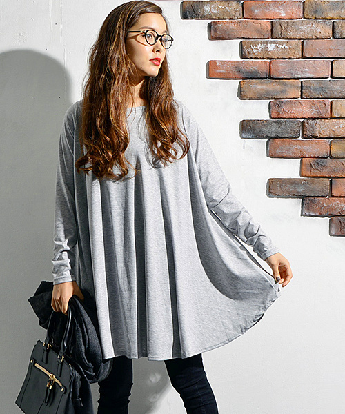 coca（coca）（コカ）の「ゆったりサーキュラーカットソーワンピース（チュニック・レディース・ブラック/オフホワイト/グレー・ONE SIZE）」の3枚目の写真