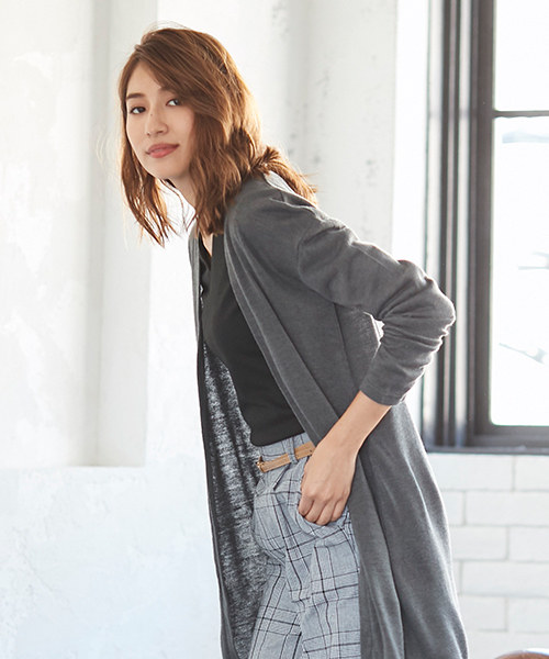 KOBE LETTUCE（コウベレタス）の「ポケット付シンプル薄手ニットソーロングカーディガン（カーディガン/ボレロ・レディース・グレー/チャコールグレー/ダークオレンジ/ブラック/カーキ/モカ/ベージュ/ネイビー/ブルーグリーン/ブラウン/ボルドー/キャメル/グリーン系その他2/パープル系その他2/ブルー系その他/ベージュ系その他2/ホワイト系その他2/ベージュ系その他/ブラウン系その他/グレー系その他/グリーン系その他/パープル系その他/レッド系その他/ホワイト系その他/ブラック系その他/ブラウン系その他2/ブラウン系その他3/ベージュ系その他3/ブルー系その他2/ブルー系その他3/ブルー系その他4/ブルー系その他5/イエロー系その他2/レッド系その他2/ブラウン系その他4/ブラウン系その他5/ブラウン系その他6/ブラック系その他2/イエロー系その他/グレー系その他2/ベージュ系その他4/マスタード/ブラウン系その他7/オフホワイト/ピンク/ピンク系その他/ホワイト系その他3/グリーン系/ブラウン系/グリーン・2/ONE SIZE/1/3）」の9枚目の写真