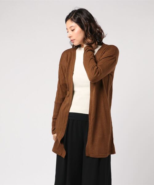 KOBE LETTUCE（コウベレタス）の「ポケット付シンプル薄手ニットソーロングカーディガン（カーディガン/ボレロ・レディース・グレー/チャコールグレー/ダークオレンジ/ブラック/カーキ/モカ/ベージュ/ネイビー/ブルーグリーン/ブラウン/ボルドー/キャメル/グリーン系その他2/パープル系その他2/ブルー系その他/ベージュ系その他2/ホワイト系その他2/ベージュ系その他/ブラウン系その他/グレー系その他/グリーン系その他/パープル系その他/レッド系その他/ホワイト系その他/ブラック系その他/ブラウン系その他2/ブラウン系その他3/ベージュ系その他3/ブルー系その他2/ブルー系その他3/ブルー系その他4/ブルー系その他5/イエロー系その他2/レッド系その他2/ブラウン系その他4/ブラウン系その他5/ブラウン系その他6/ブラック系その他2/イエロー系その他/グレー系その他2/ベージュ系その他4/マスタード/ブラウン系その他7/オフホワイト/ピンク/ピンク系その他/ホワイト系その他3/グリーン系/ブラウン系/グリーン・2/ONE SIZE/1/3）」の16枚目の写真