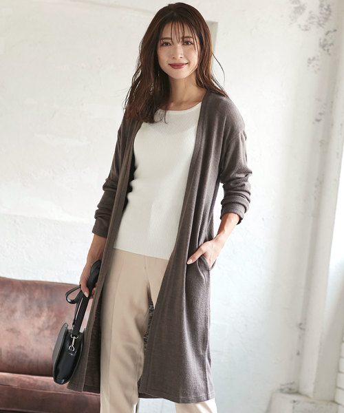 KOBE LETTUCE（コウベレタス）の「ポケット付シンプル薄手ニットソーロングカーディガン（カーディガン/ボレロ・レディース・グレー/チャコールグレー/ダークオレンジ/ブラック/カーキ/モカ/ベージュ/ネイビー/ブルーグリーン/ブラウン/ボルドー/キャメル/グリーン系その他2/パープル系その他2/ブルー系その他/ベージュ系その他2/ホワイト系その他2/ベージュ系その他/ブラウン系その他/グレー系その他/グリーン系その他/パープル系その他/レッド系その他/ホワイト系その他/ブラック系その他/ブラウン系その他2/ブラウン系その他3/ベージュ系その他3/ブルー系その他2/ブルー系その他3/ブルー系その他4/ブルー系その他5/イエロー系その他2/レッド系その他2/ブラウン系その他4/ブラウン系その他5/ブラウン系その他6/ブラック系その他2/イエロー系その他/グレー系その他2/ベージュ系その他4/マスタード/ブラウン系その他7/オフホワイト/ピンク/ピンク系その他/ホワイト系その他3/グリーン系/ブラウン系/グリーン・2/ONE SIZE/1/3）」の20枚目の写真