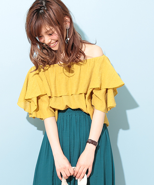 natural couture（ナチュラルクチュール）の「楊柳オフショルシフォンブラウス（シャツ/ブラウス・レディース・オフホワイト/ブラック/イエロー/オレンジ・FREE）」の4枚目の写真