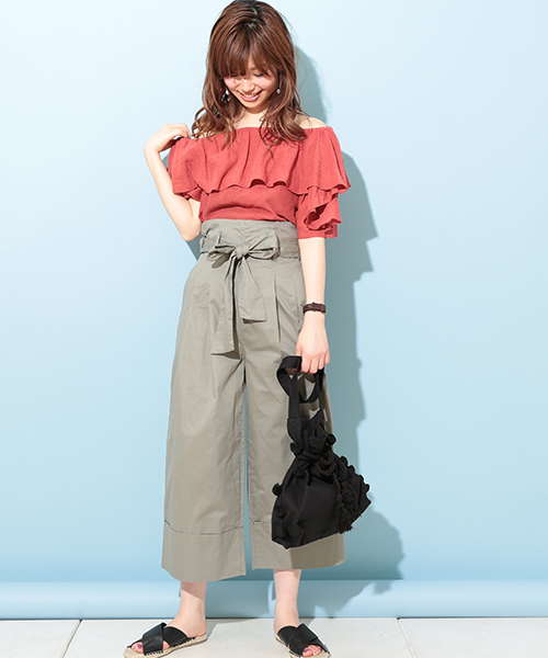 natural couture（ナチュラルクチュール）の「楊柳オフショルシフォンブラウス（シャツ/ブラウス・レディース・オフホワイト/ブラック/イエロー/オレンジ・FREE）」の9枚目の写真