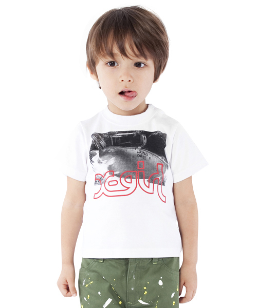 X-girl Stages(エックスガールステージス)の「S/S TEE “BACKYARD” (12M~3T)(Tシャツ/カットソー・キッズ・ホワイト/アッシュグレー/レッド・12M/2T/3T)」の1枚目の写真