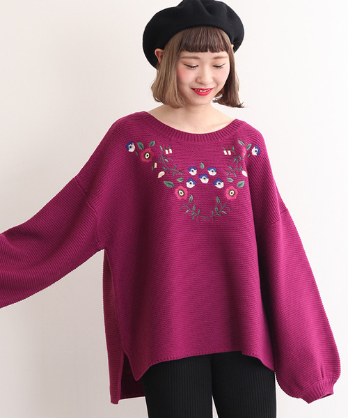 MERLOT（メルロー）の「花刺繍ニットプルオーバー1001（ニット/セーター・レディース・ブラック/アイボリー/チェリーピンク・FREE）」の3枚目の写真