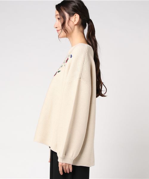 MERLOT（メルロー）の「花刺繍ニットプルオーバー1001（ニット/セーター・レディース・ブラック/アイボリー/チェリーピンク・FREE）」の8枚目の写真