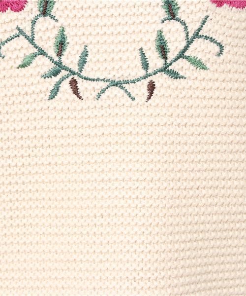 MERLOT（メルロー）の「花刺繍ニットプルオーバー1001（ニット/セーター・レディース・ブラック/アイボリー/チェリーピンク・FREE）」の5枚目の写真