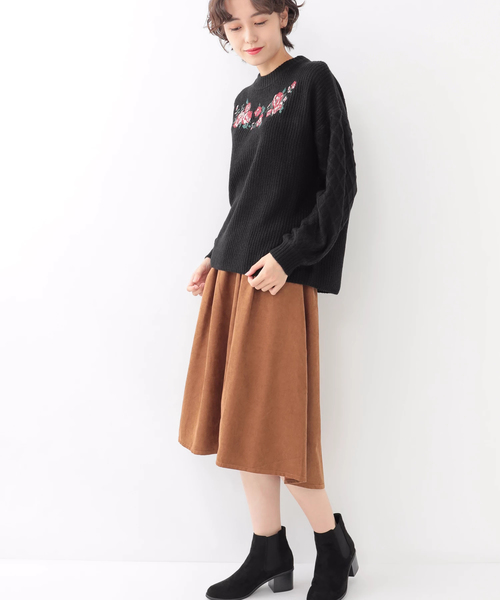 earth music&ecology(アースミュージックアンドエコロジー)の「・フロント刺繍ニットプルオーバー(ニット/セーター・レディース・ブラック/オフホワイト/ベージュ/ライトグレー・FREE)」の10枚目の写真