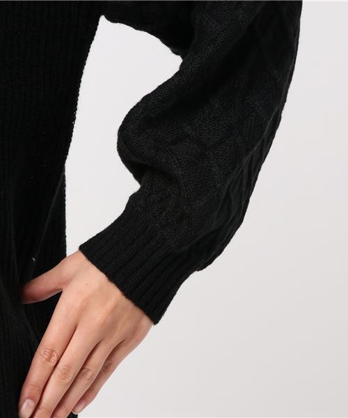 earth music&ecology(アースミュージックアンドエコロジー)の「・フロント刺繍ニットプルオーバー(ニット/セーター・レディース・ブラック/オフホワイト/ベージュ/ライトグレー・FREE)」の5枚目の写真