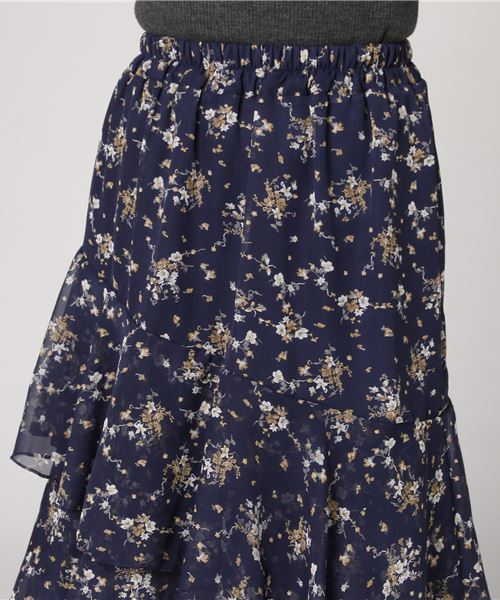 MERLOT（メルロー）の「ティアードフリルフラワー柄スカート1385（スカート・レディース・ホワイト/ブラック/ブルー/グリーン・FREE）」の17枚目の写真
