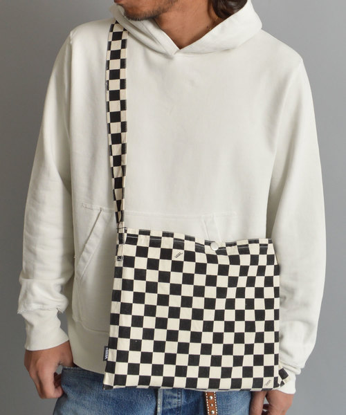 VANS(バンズ)の「VANS/ヴァンズ Checker Sacoche(ショルダーバッグ・レディース・ブラック・FREE)」の6枚目の写真