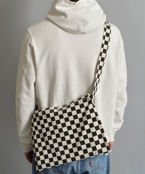 VANS(バンズ)の「VANS/ヴァンズ Checker Sacoche(ショルダーバッグ・レディース・ブラック・FREE)」の7枚目の写真