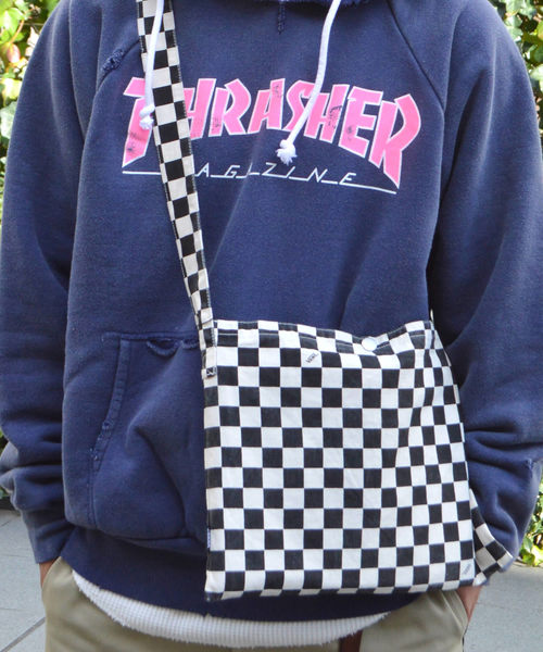 VANS(バンズ)の「VANS/ヴァンズ Checker Sacoche(ショルダーバッグ・レディース・ブラック・FREE)」の16枚目の写真