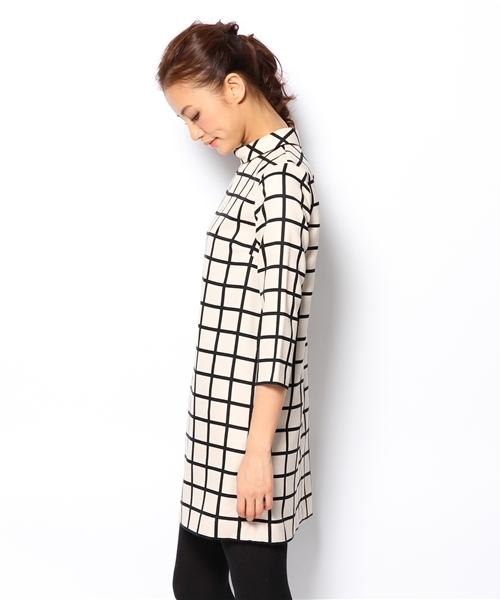 Ray BEAMS(レイビームス)の「□Ray BEAMS / チェックハイネック ワンピース(ワンピース・レディース・ベージュ/ブラック・1/0)」の4枚目の写真