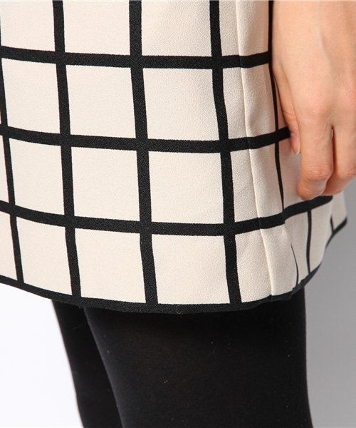 Ray BEAMS(レイビームス)の「□Ray BEAMS / チェックハイネック ワンピース(ワンピース・レディース・ベージュ/ブラック・1/0)」の11枚目の写真
