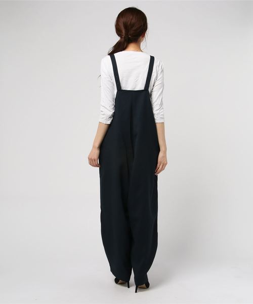 kha:ki（カーキ）の「「KHA:KI / カーキ」LINEN LIKE OVERALLS（サロペット/オーバーオール・レディース・ネイビー/ライトベージュ・1/2）」の4枚目の写真