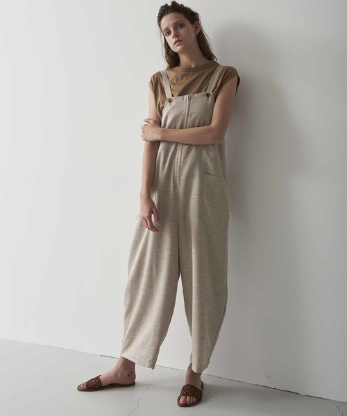 kha:ki（カーキ）の「「KHA:KI / カーキ」LINEN LIKE OVERALLS（サロペット/オーバーオール・レディース・ネイビー/ライトベージュ・1/2）」の2枚目の写真