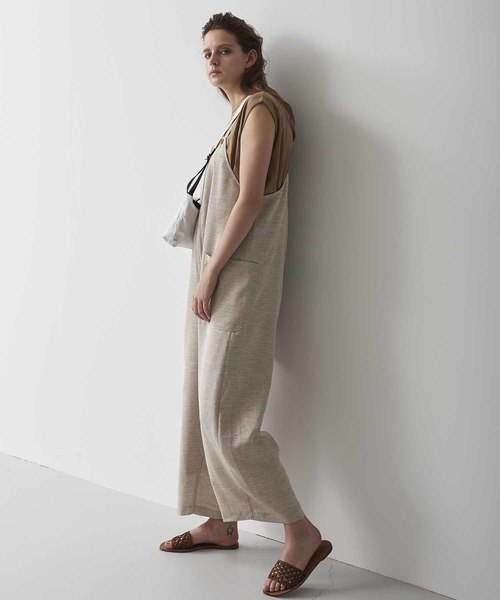 kha:ki（カーキ）の「「KHA:KI / カーキ」LINEN LIKE OVERALLS（サロペット/オーバーオール・レディース・ネイビー/ライトベージュ・1/2）」の11枚目の写真