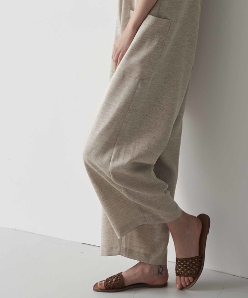 kha:ki（カーキ）の「「KHA:KI / カーキ」LINEN LIKE OVERALLS（サロペット/オーバーオール・レディース・ネイビー/ライトベージュ・1/2）」の7枚目の写真