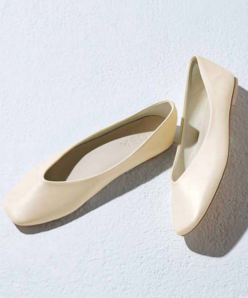 MEDE19F(メデジュウキュウ)の「MEDE19F Vカットバブーシュ(パンプス・レディース・ブラック/アイボリー/カーキ/シルバー・SMALL/MEDIUM/LARGE/X-LARGE)」の5枚目の写真