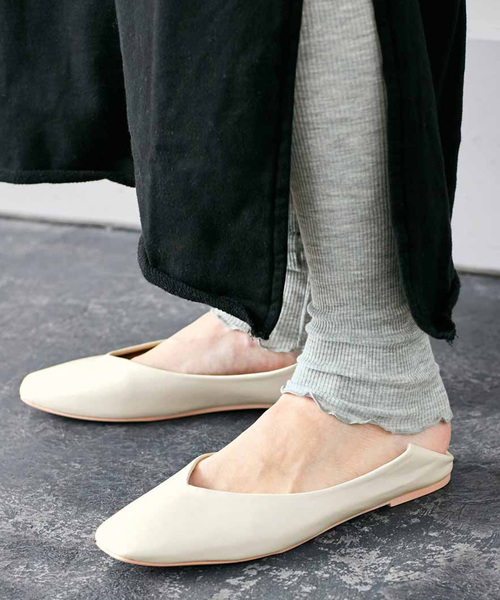 MEDE19F(メデジュウキュウ)の「MEDE19F Vカットバブーシュ(パンプス・レディース・ブラック/アイボリー/カーキ/シルバー・SMALL/MEDIUM/LARGE/X-LARGE)」の7枚目の写真