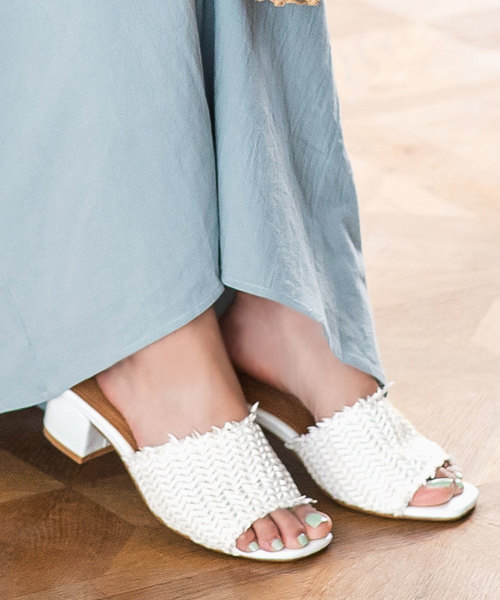 KOBE LETTUCE（コウベレタス）の「太チャンキーヒールメッシュ編みサンダル（サンダル・レディース・ホワイト/ベージュ系その他/キャメル・L/LL/M/S）」の7枚目の写真