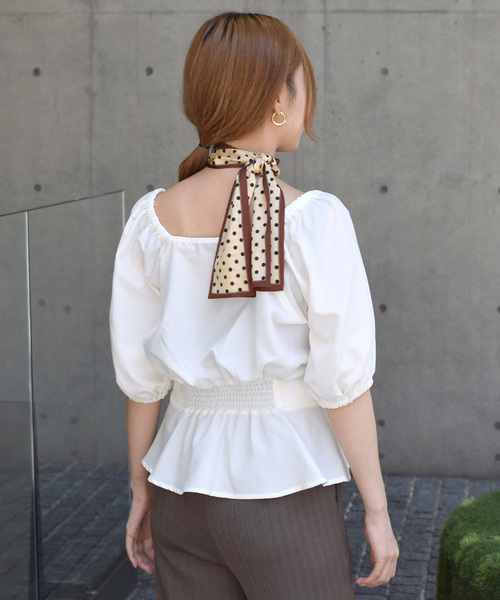 w closet（ダブルクローゼット）の「スカーフ付きスクエアネック前ボタン開きブラウス（シャツ/ブラウス・レディース・オフホワイト/ブラウン/ブラウン系その他/ブラック・FREE）」の9枚目の写真