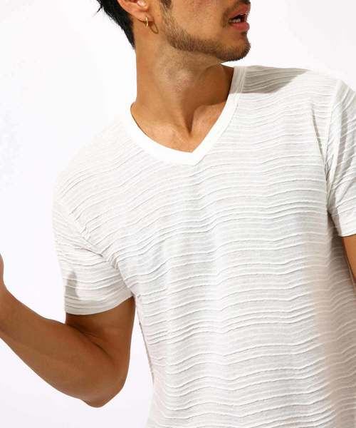 AZUL by moussy（アズールバイマウジー）の「ボーダータックVネックTシャツ BORDER TACK V/N T-SHIRT（Tシャツ/カットソー・メンズ・ホワイト/ブラック/ホワイト系その他・SMALL/X-LARGE/MEDIUM/LARGE/X-SMALL）」の2枚目の写真