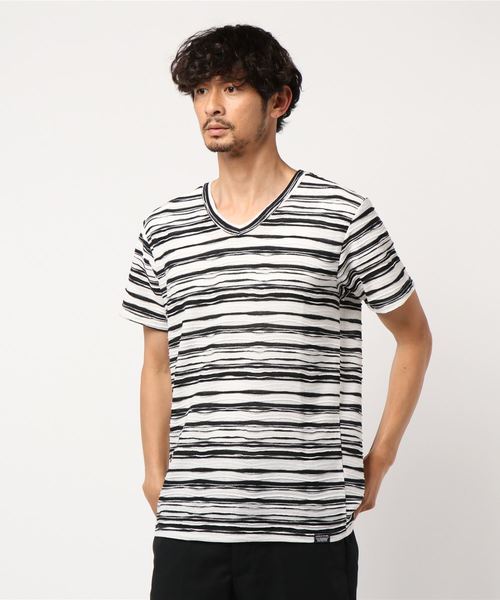 AZUL by moussy（アズールバイマウジー）の「ボーダータックVネックTシャツ BORDER TACK V/N T-SHIRT（Tシャツ/カットソー・メンズ・ホワイト/ブラック/ホワイト系その他・SMALL/X-LARGE/MEDIUM/LARGE/X-SMALL）」の11枚目の写真