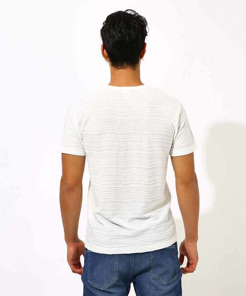 AZUL by moussy（アズールバイマウジー）の「ボーダータックVネックTシャツ BORDER TACK V/N T-SHIRT（Tシャツ/カットソー・メンズ・ホワイト/ブラック/ホワイト系その他・SMALL/X-LARGE/MEDIUM/LARGE/X-SMALL）」の19枚目の写真