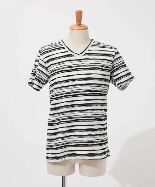 AZUL by moussy（アズールバイマウジー）の「ボーダータックVネックTシャツ BORDER TACK V/N T-SHIRT（Tシャツ/カットソー・メンズ・ホワイト/ブラック/ホワイト系その他・SMALL/X-LARGE/MEDIUM/LARGE/X-SMALL）」の7枚目の写真