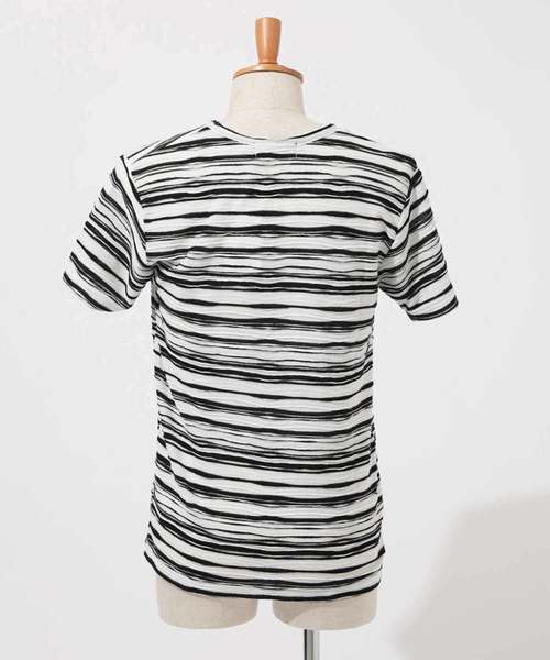 AZUL by moussy（アズールバイマウジー）の「ボーダータックVネックTシャツ BORDER TACK V/N T-SHIRT（Tシャツ/カットソー・メンズ・ホワイト/ブラック/ホワイト系その他・SMALL/X-LARGE/MEDIUM/LARGE/X-SMALL）」の20枚目の写真