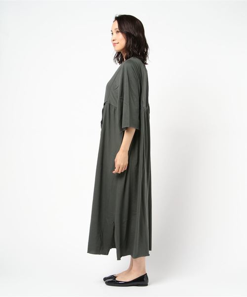 Born（ボーン）の「Born Dolman-sleeve Maxi One-piece/ボーン ドルマン  スリーブ マキシ ワンピース（ワンピース・レディース・チャコールグレー/ブラウン/ネイビー・FREE）」の4枚目の写真