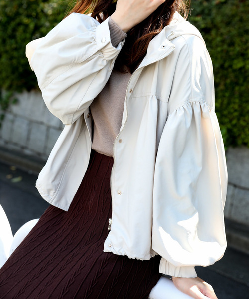 VANNIE U(ヴァニーユー)の「ボリュームスリーブマウンテンパーカー(マウンテンパーカー・レディース・ベージュ/カーキ/モカ・FREE)」の4枚目の写真