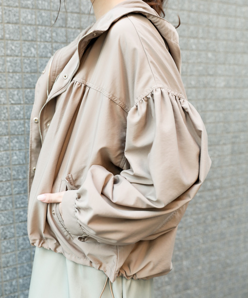 VANNIE U(ヴァニーユー)の「ボリュームスリーブマウンテンパーカー(マウンテンパーカー・レディース・ベージュ/カーキ/モカ・FREE)」の5枚目の写真