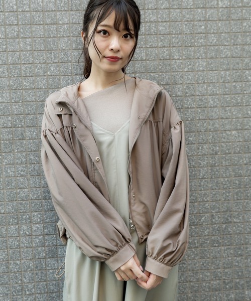 VANNIE U(ヴァニーユー)の「ボリュームスリーブマウンテンパーカー(マウンテンパーカー・レディース・ベージュ/カーキ/モカ・FREE)」の20枚目の写真