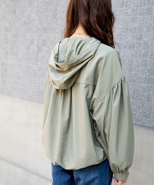 VANNIE U(ヴァニーユー)の「ボリュームスリーブマウンテンパーカー(マウンテンパーカー・レディース・ベージュ/カーキ/モカ・FREE)」の21枚目の写真