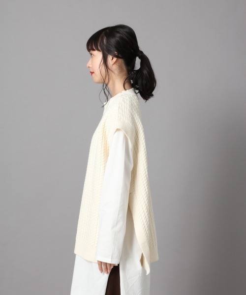 LOWRYS FARM（ローリーズファーム）の「ケーブルベスト　867315（ベスト・レディース・アイボリー/ブラック/グリーン/グレー・FREE）」の6枚目の写真